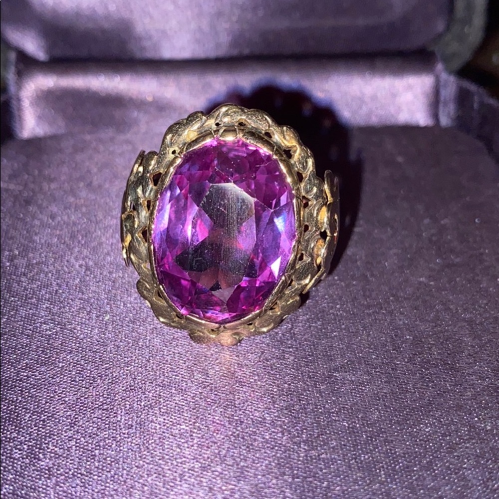 14 Carat Gold Ring with synthetic stone